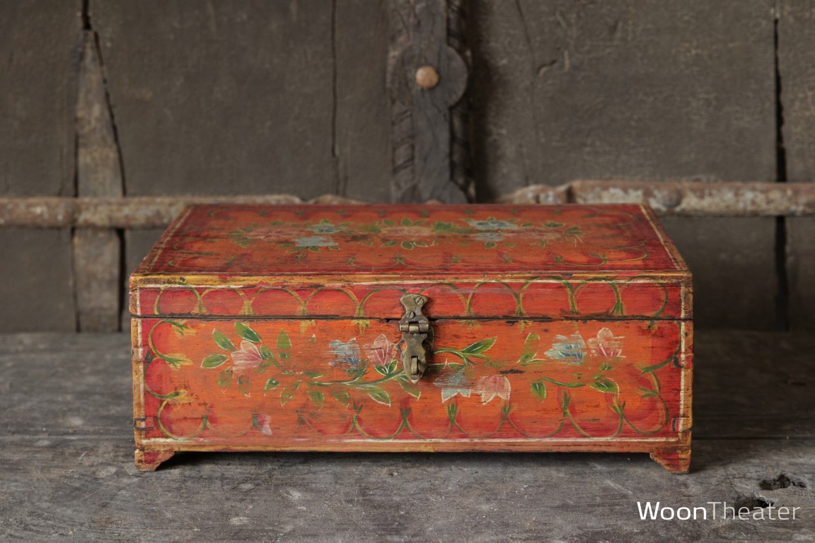 Origineel oud beschilderd kistje | India