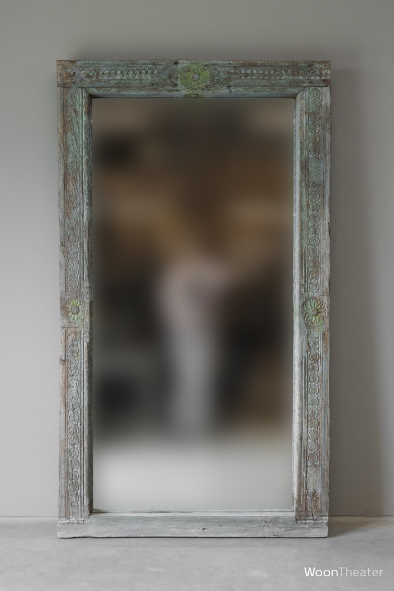 Grote oude spiegel | snijwerk