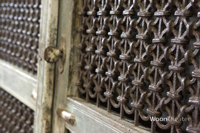 Smeedijzeren deur met kozijn | India