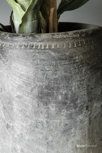 Oude verweerde claypot | India