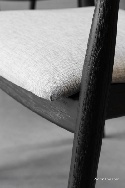 Stijlvolle houten stoel Sence