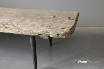 Salontafel oud hout met metalen poot