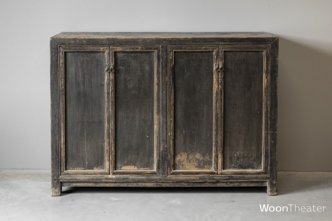 Oud strak landelijk dressoir 