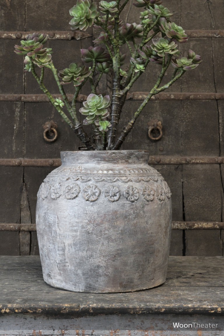 Village Pottery | Model 006 | Verweerd aardewerk