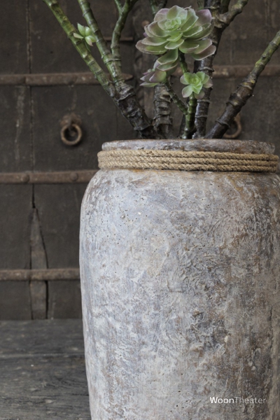 Village Pottery | Model 002 | Verweerd aardewerk