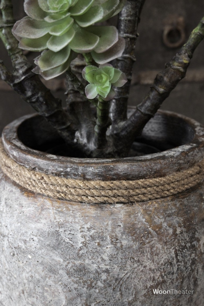 Village Pottery | Model 002 | Verweerd aardewerk