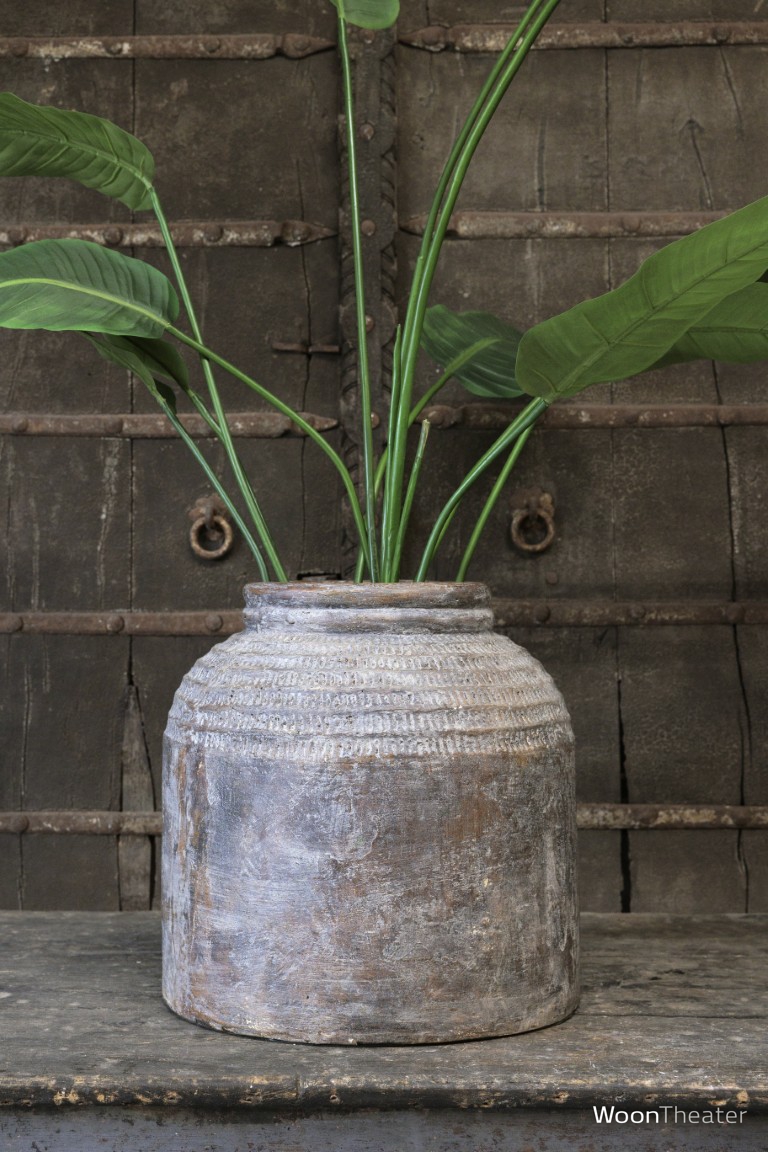 Village Pottery | Model 005 | Verweerd aardewerk