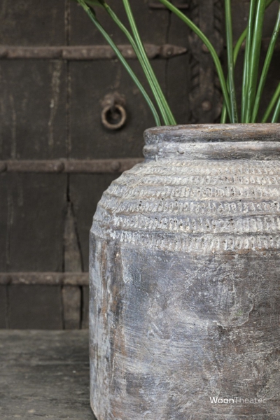 Village Pottery | Model 005 | Verweerd aardewerk