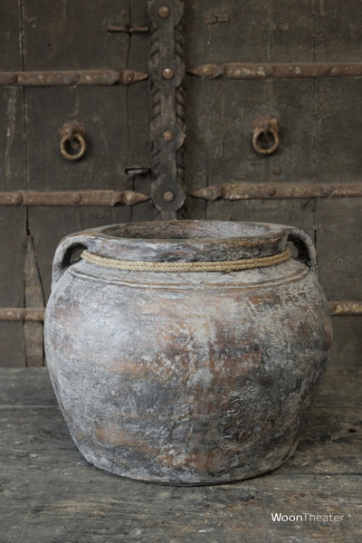Village Pottery | Model 007 | Verweerd aardewerk