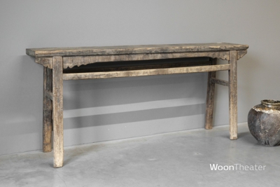 Oude verweerde sidetable | China