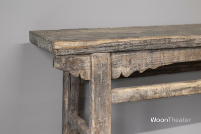 Oude verweerde sidetable | China