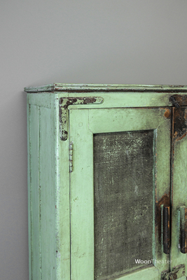 Vintage groen kastje | kleurrijk
