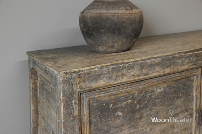 Landelijk dressoir | sleets karakter