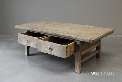 Unieke oude salontafel met lade