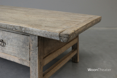 Unieke oude salontafel met lade