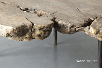 Oude organische salontafel 