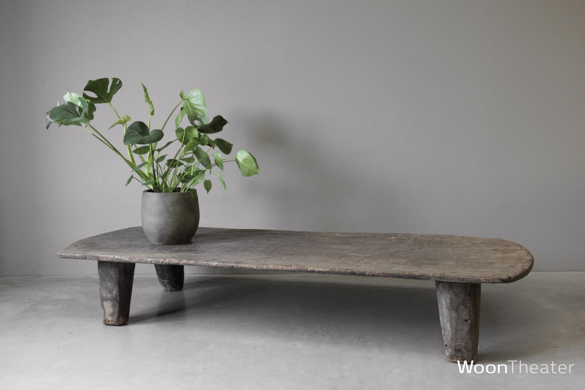 Origineel oude Naga tafel | India