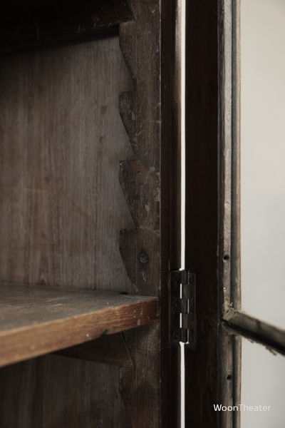 Origineel oude vitrinekast