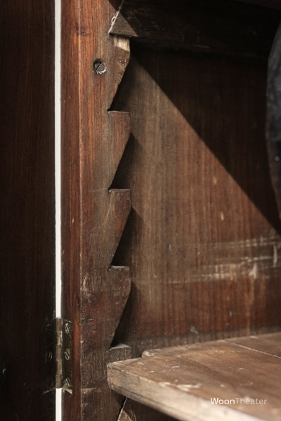 Origineel oude vitrinekast