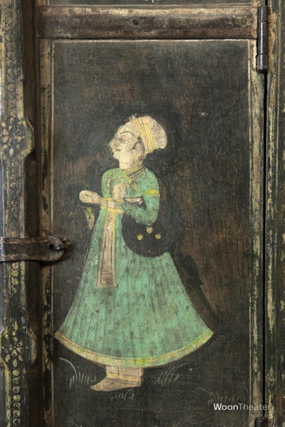 Origineel oud raamluikje met spiegel | India