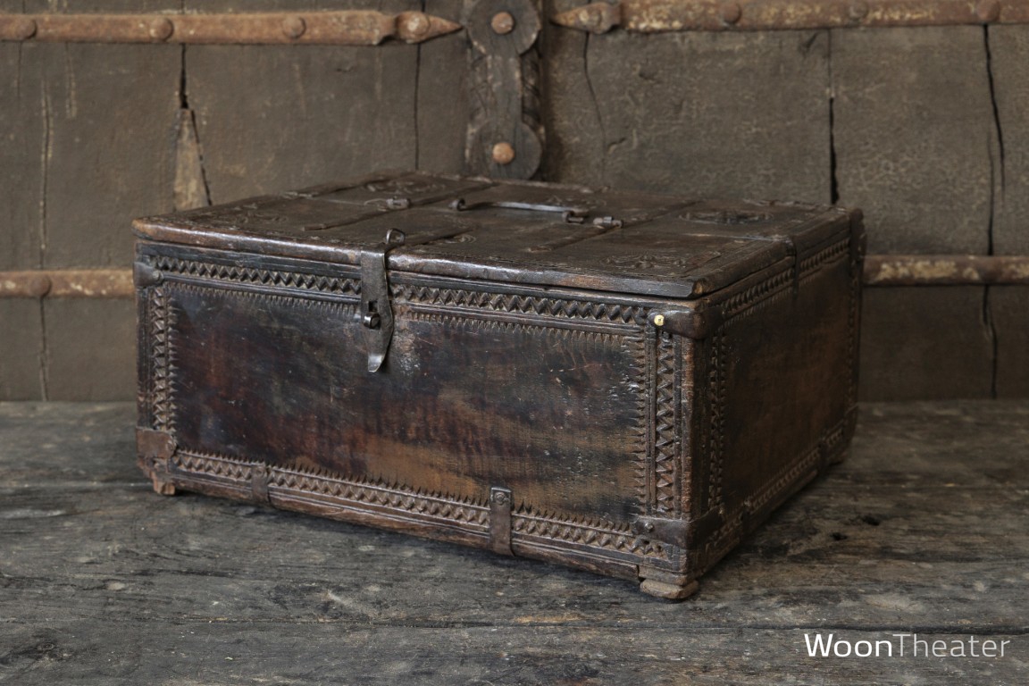 Antiek Dauri kistje | India