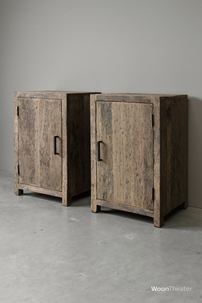 Set/2 nachtkastjes oud hout 