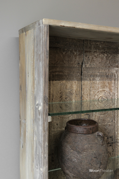 Oud boekenkastje | India