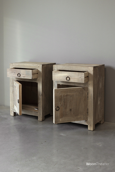 Set/2 oude nachtkastjes