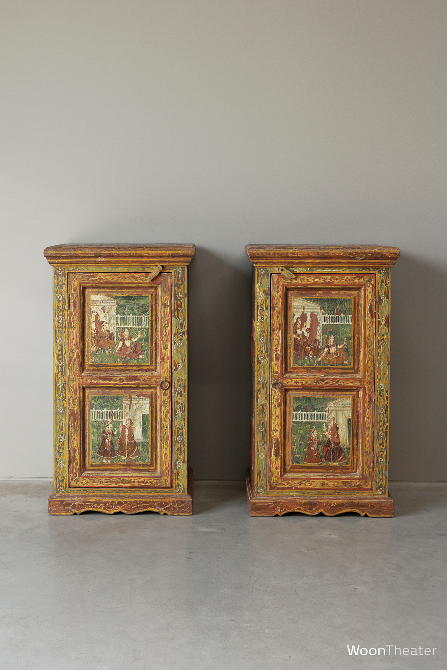 Set/2 oude nachtkastjes | India