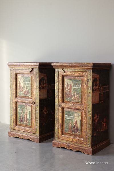 Set/2 oude nachtkastjes | India