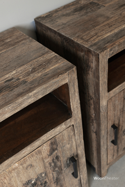 Set/2 nachtkastjes oud hout