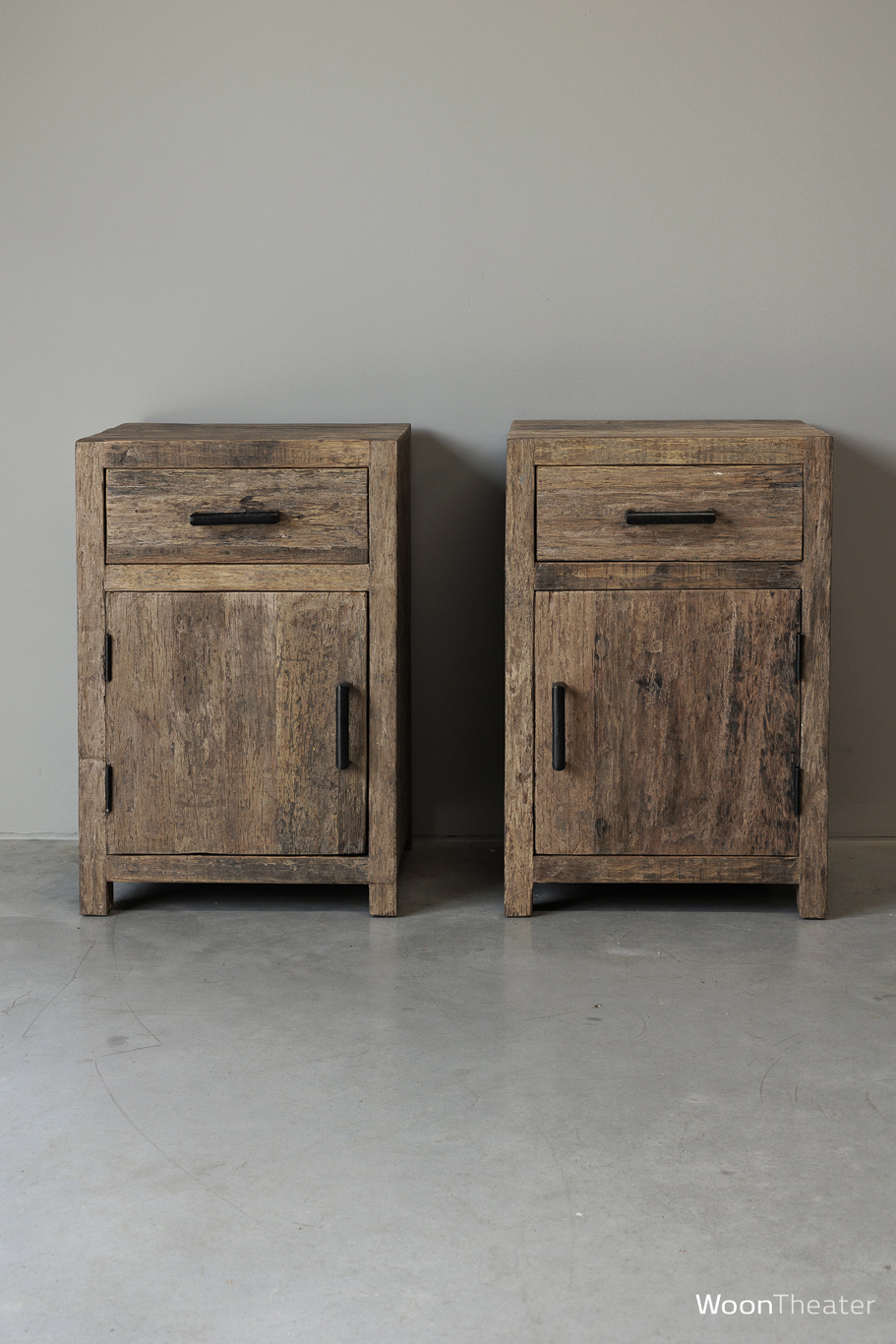 Set/2 nachtkastjes oud hout
