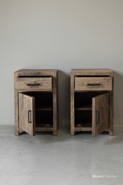 Set/2 nachtkastjes oud hout