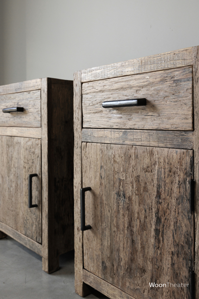 Set/2 nachtkastjes oud hout