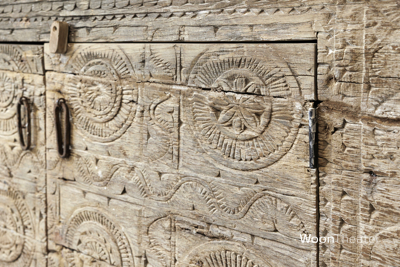 Oud dressoir | snijwerk