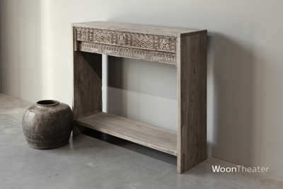 Oude wandtafel snijwerk