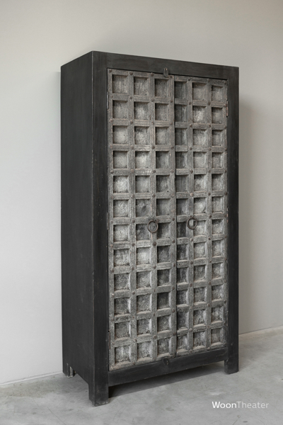 Oude dichte kast | India