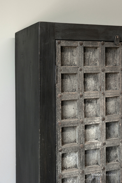 Oude dichte kast | India