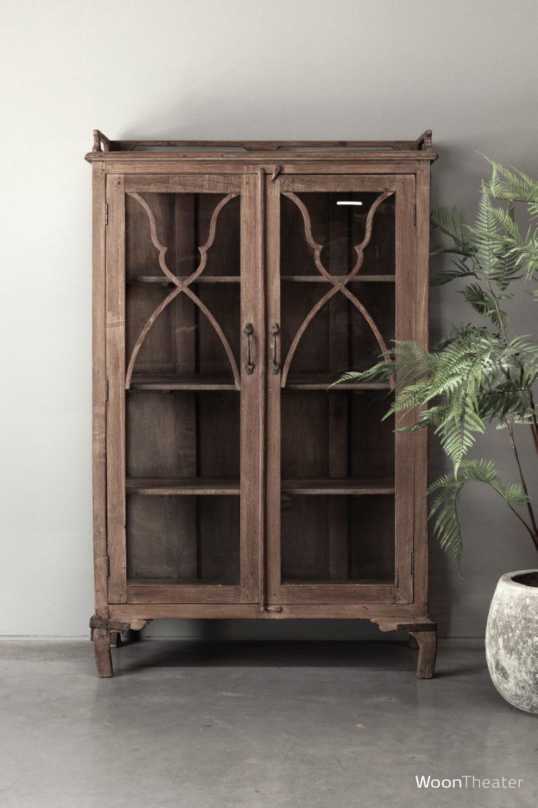 Origineel oude vitrinekast 