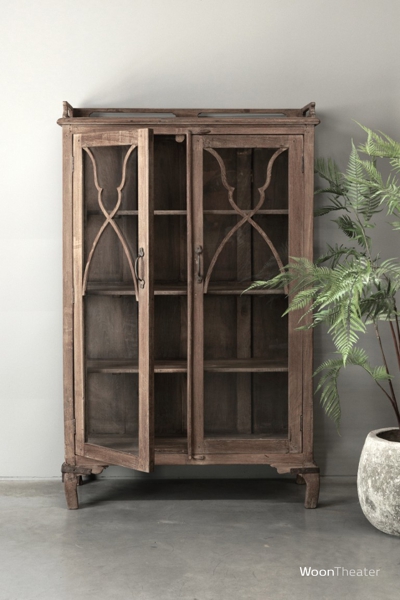 Origineel oude vitrinekast 