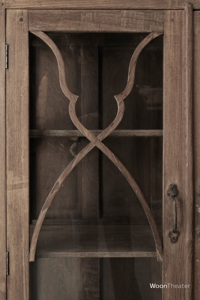 Origineel oude vitrinekast 