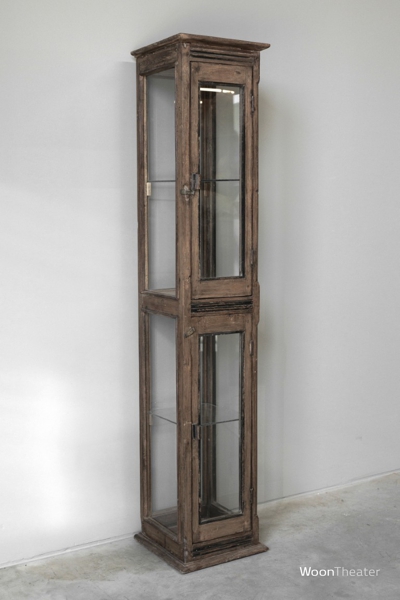 Origineel oude vitrinezuil