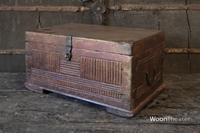 Origineel oud kistje | India