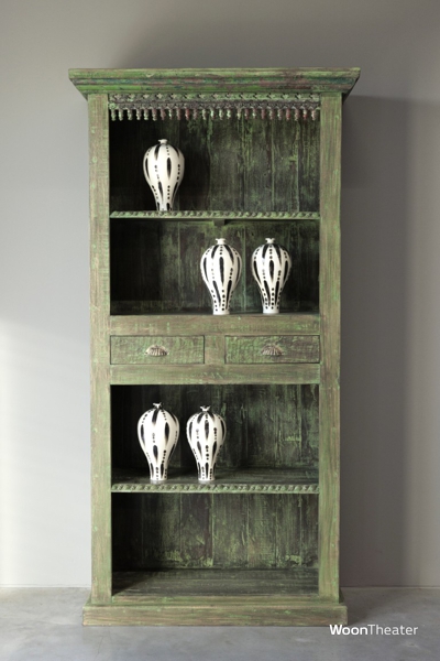 Vintage boekenkast | India