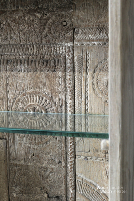 Oud boekenkastje | India