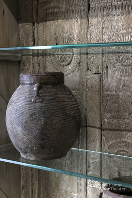 Oud boekenkastje | India