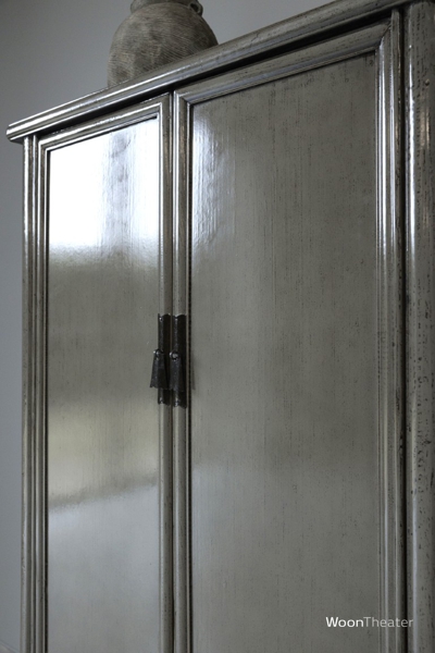 2 deurs kastje | licht bruin