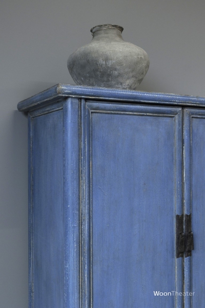 2 deurs kastje | licht blauw