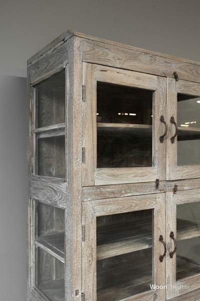 Oude vitrinekast | rustiek
