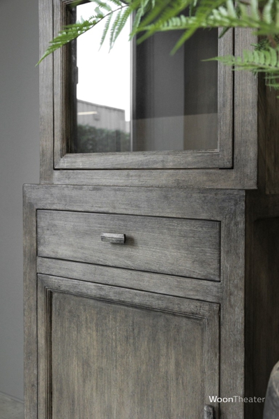 Vitrinekast | Patine links